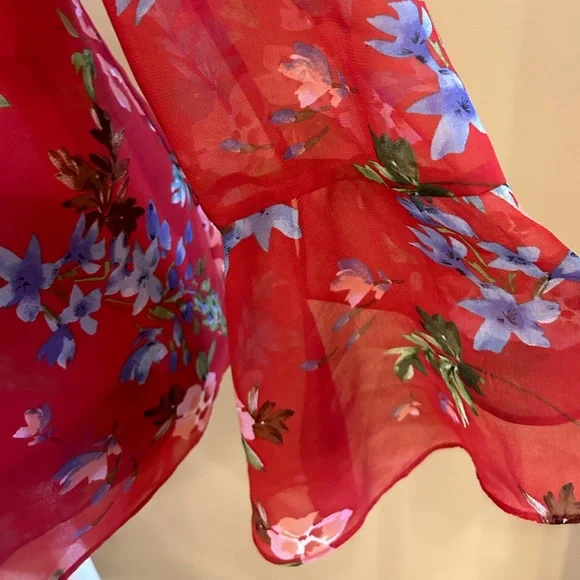 Sold~Cabi Devoted Blouse Red Floral Bell Sleeves Multi Color Layered Top, Size L - Picture 4 of 9